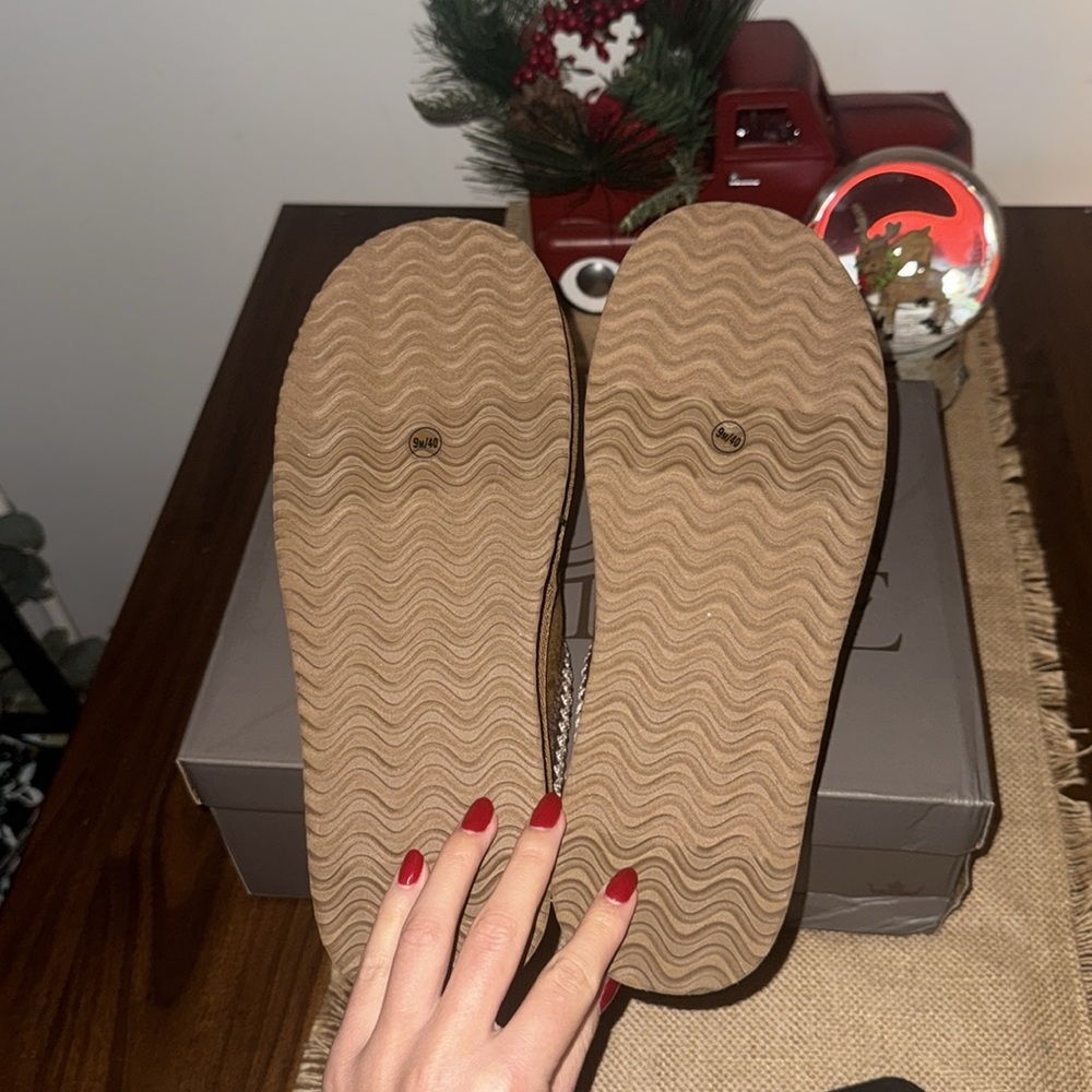 Slipper - Picture 6 of 6